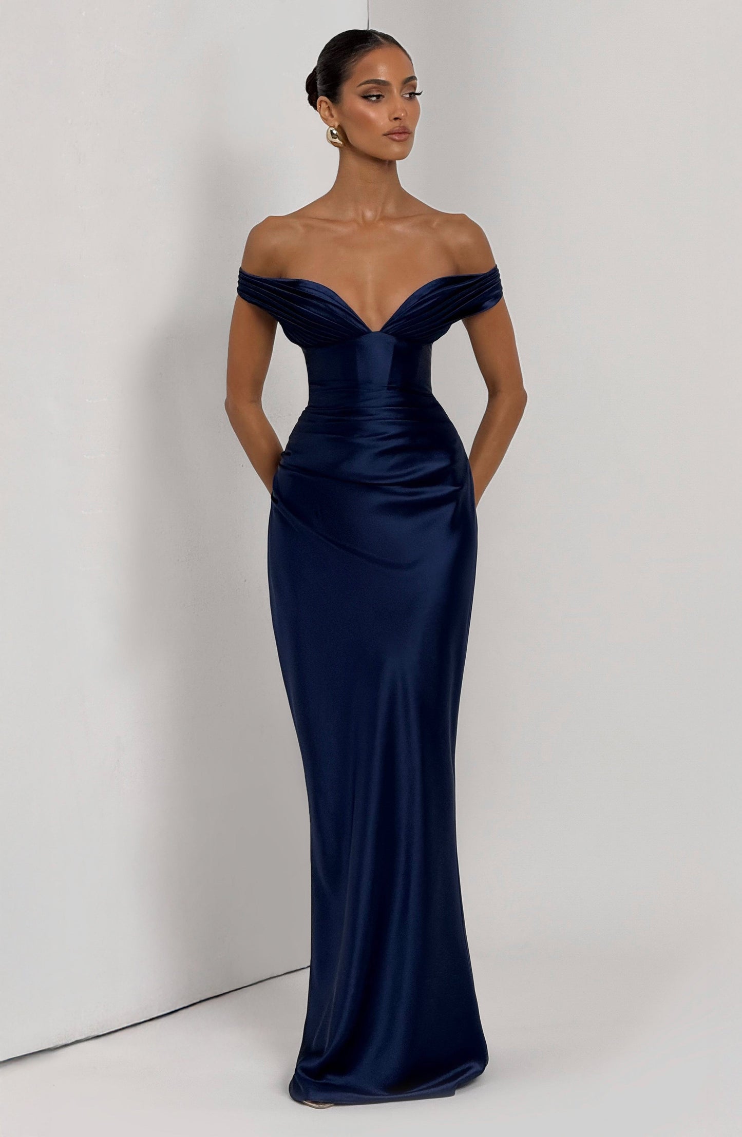 LISA-MARIE | Vestido largo con espalda corsé